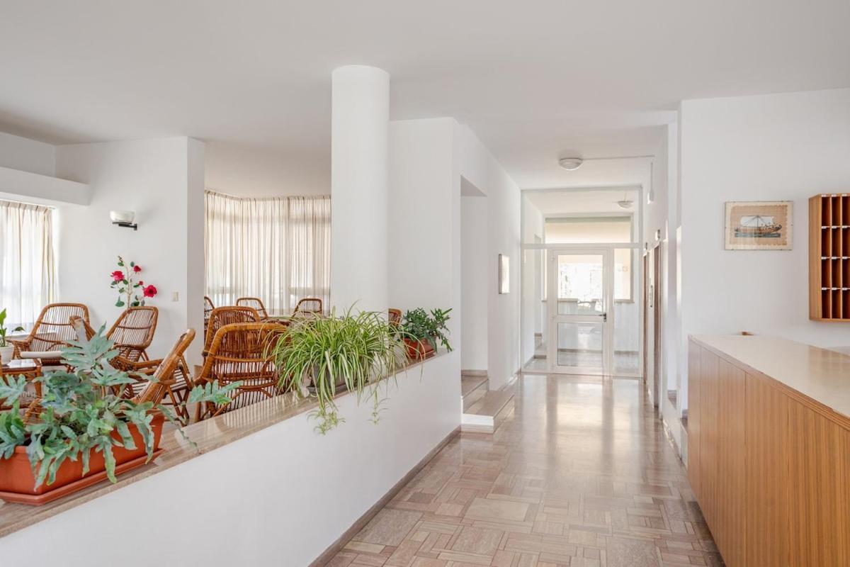 Skyline Lignano Apartment Lignano Sabbiadoro Exterior photo